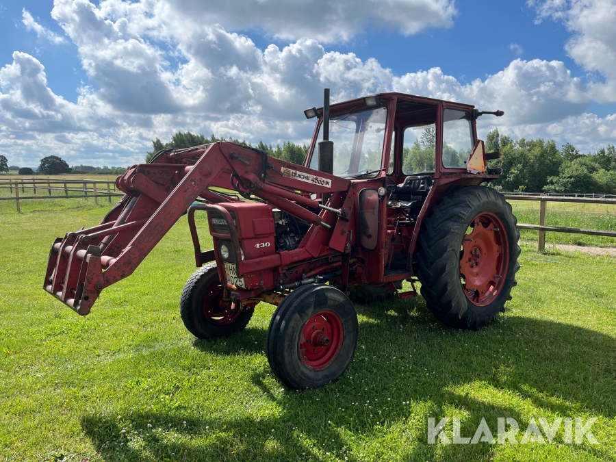 Traktor Volvo BM 430 med frontlastare och redskap