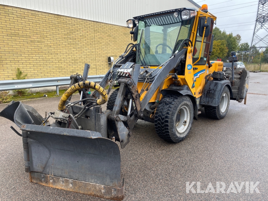 Redskapsbärare Wille 355B Plogutrustad