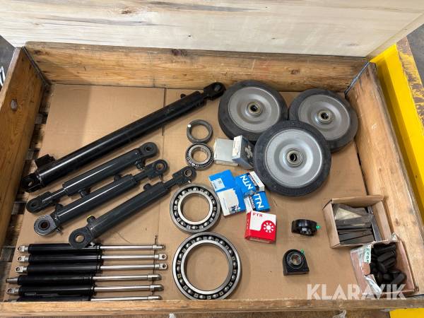 Parti med diverse kullager, cylindrar