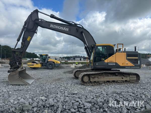 Bandgrävare Volvo EC 300 EL grävsystem och 2 st redskap