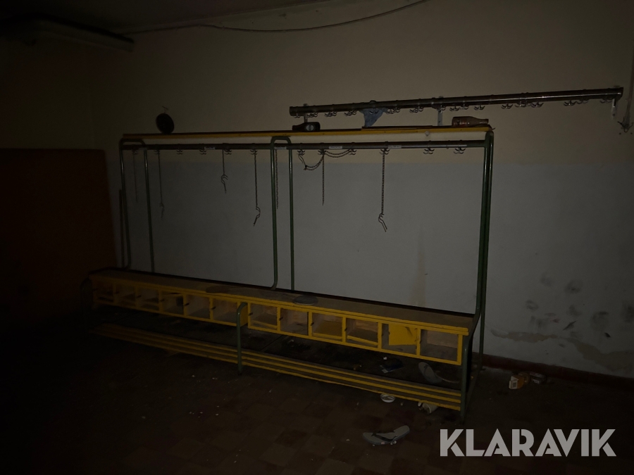 Klädhängare med skohylla