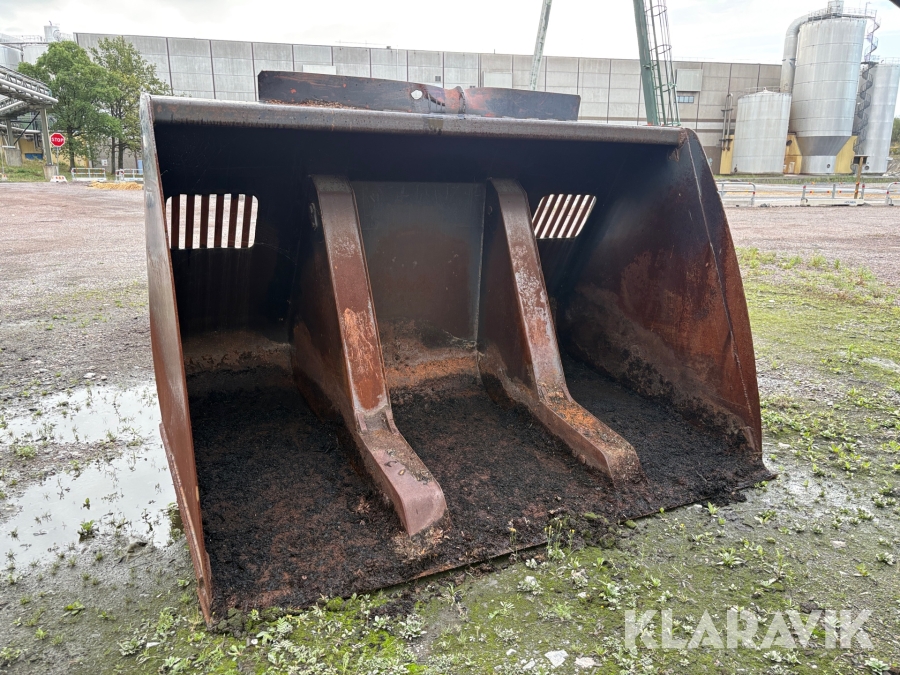 Högtippande skopa Ljungby Maskin