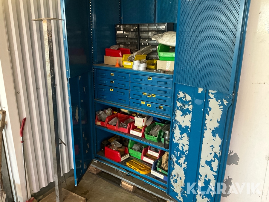 Verktygsskåp med innehåll