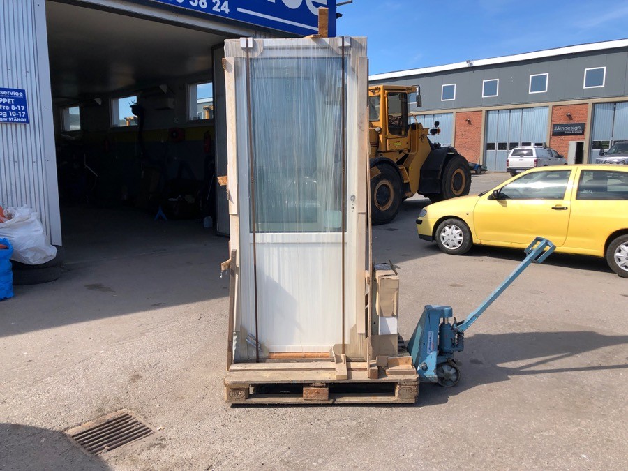 Två fönster och två altandörrar, nya