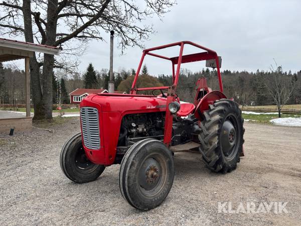 Veterantraktor Massey Ferguson 35 med Normet lunningswinsch