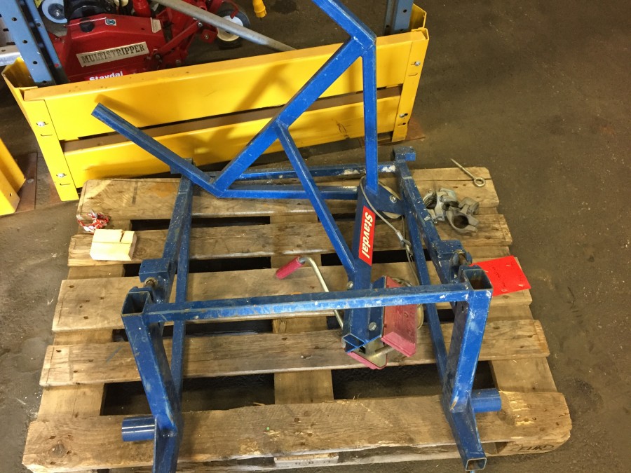 Ställningsfäste Störttrummor