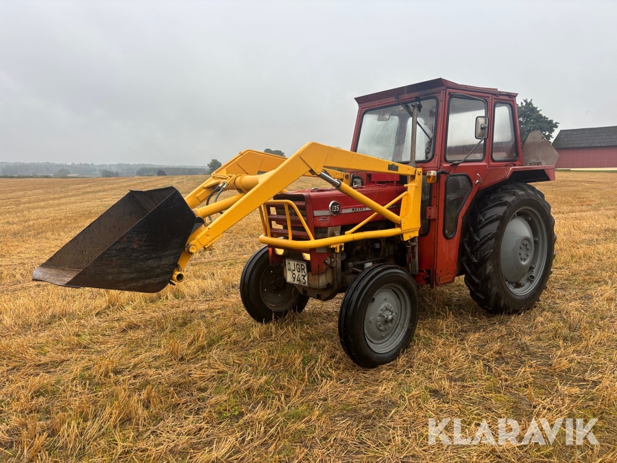 Traktor Massey Ferguson 135 med frontlastare