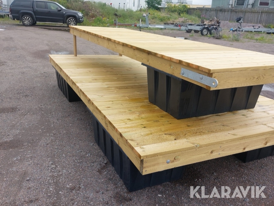 Brygga med landgång