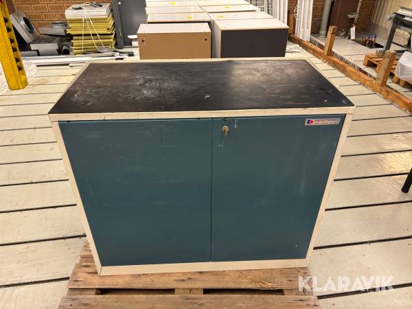Plåtskåp / Arbetsbänk Constructor