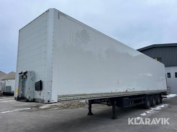 Skåptrailer Schmitz Cargobull med bakgavellyft 2000 kg