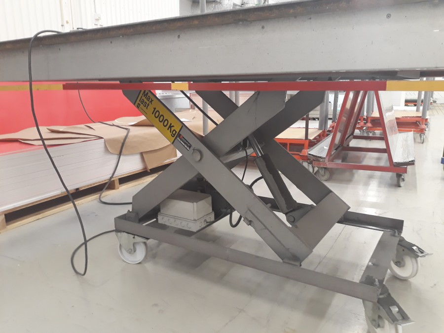 Höj- och sänkbart bord, svetsbord, 1000 kg