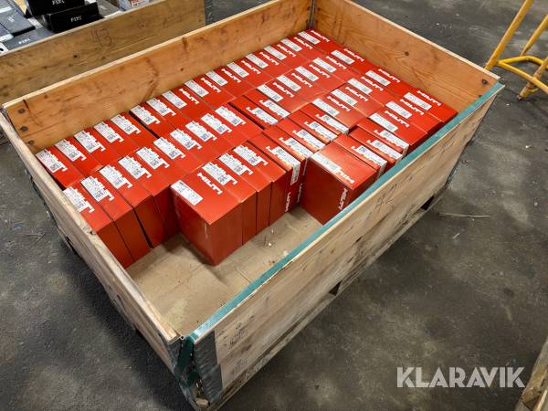 Pall med diverse fästelement Hilti