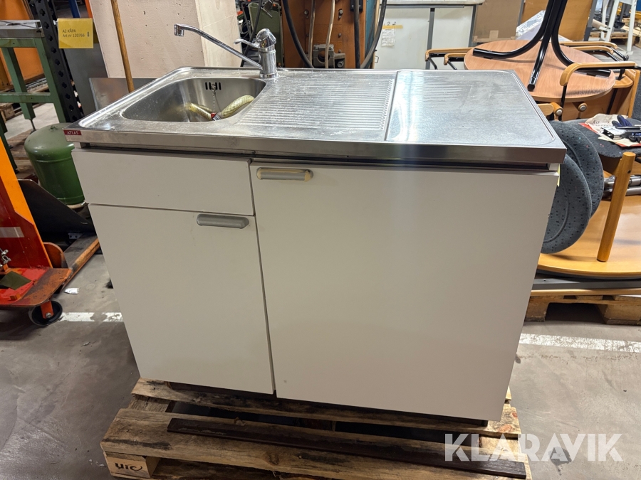 Köksbänk med disko och kylskåp Atlas