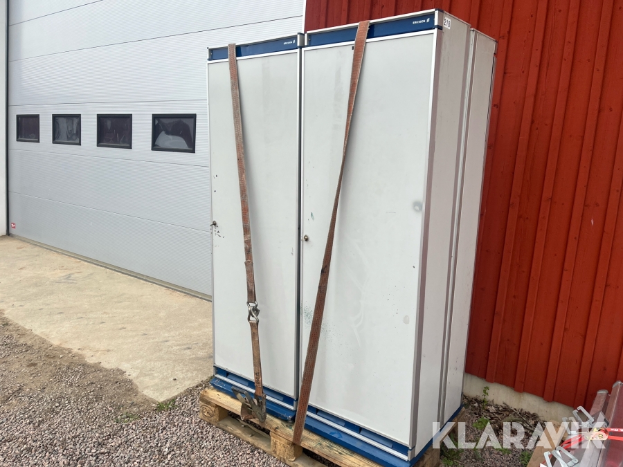 Förvaringsskåp Ericsson med hyllplan