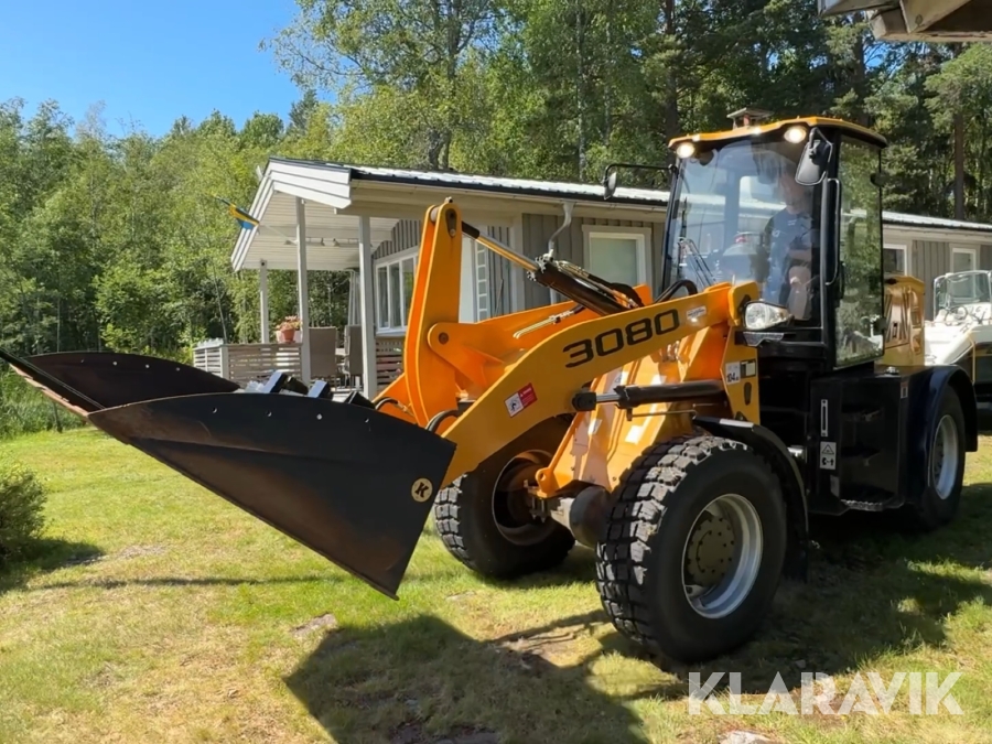Hjullastare Swekip 3080 med skopa och gafflar