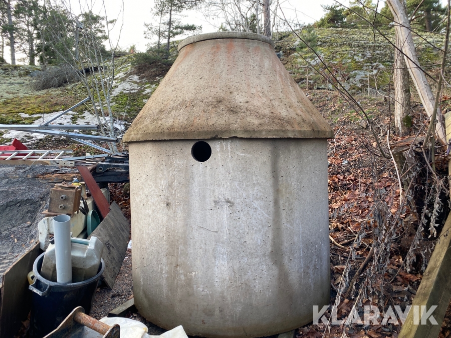 Trekammarbrunn Tranås 2 kubik i betong