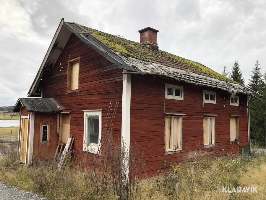 Timmerstomme med kakelugn