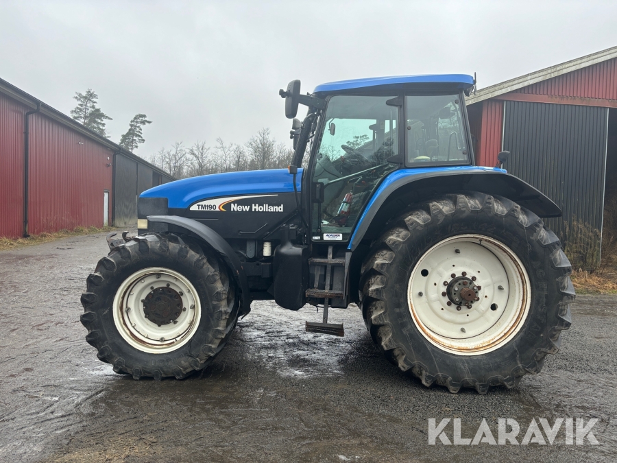 Traktor New Holland TM190