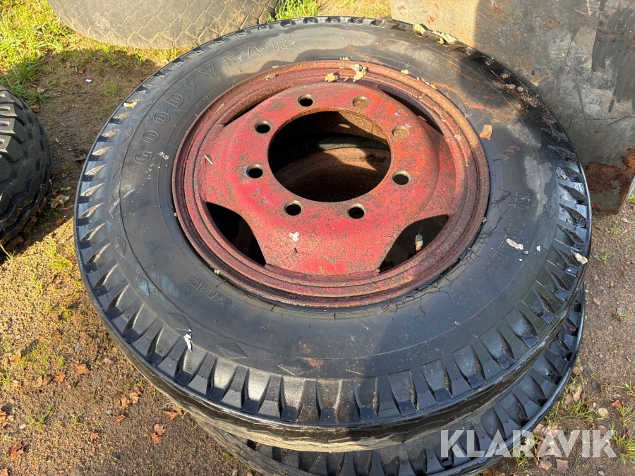 Däck och fälg Goodyear 2st