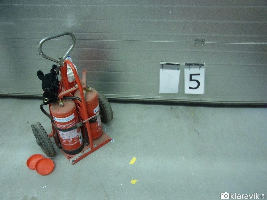 BRANDSLÄCKARVAGN HETA ARBETEN