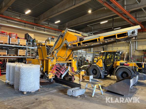 Bogserande Sopmaskin Schmidt Senior 2000 med Reservdelar