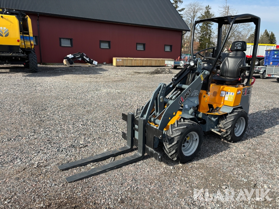 Kompaktlastare Giant G1100