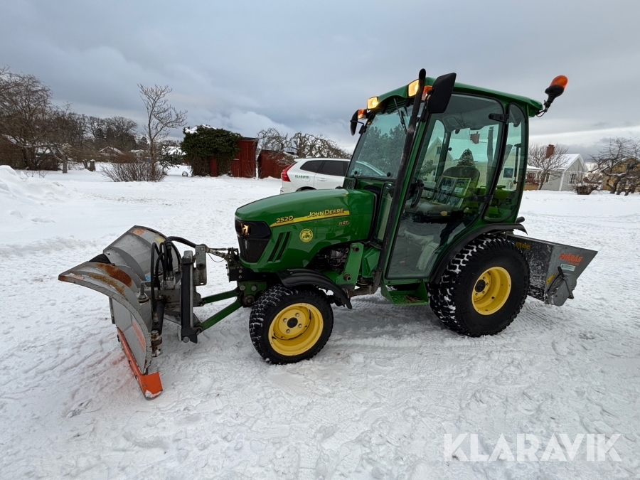 Traktor John Deere 2520 HST