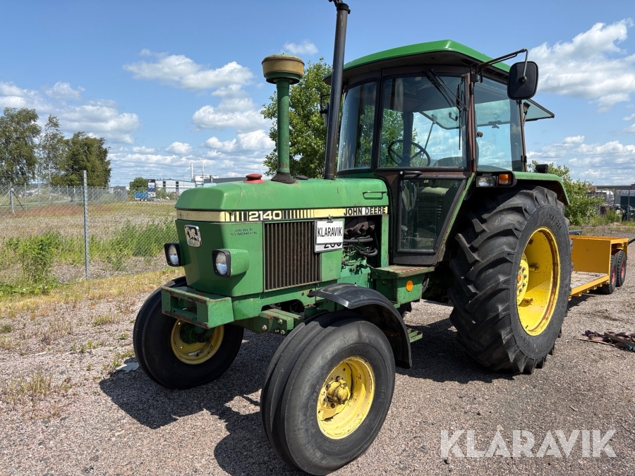 Traktor John Deere 2140