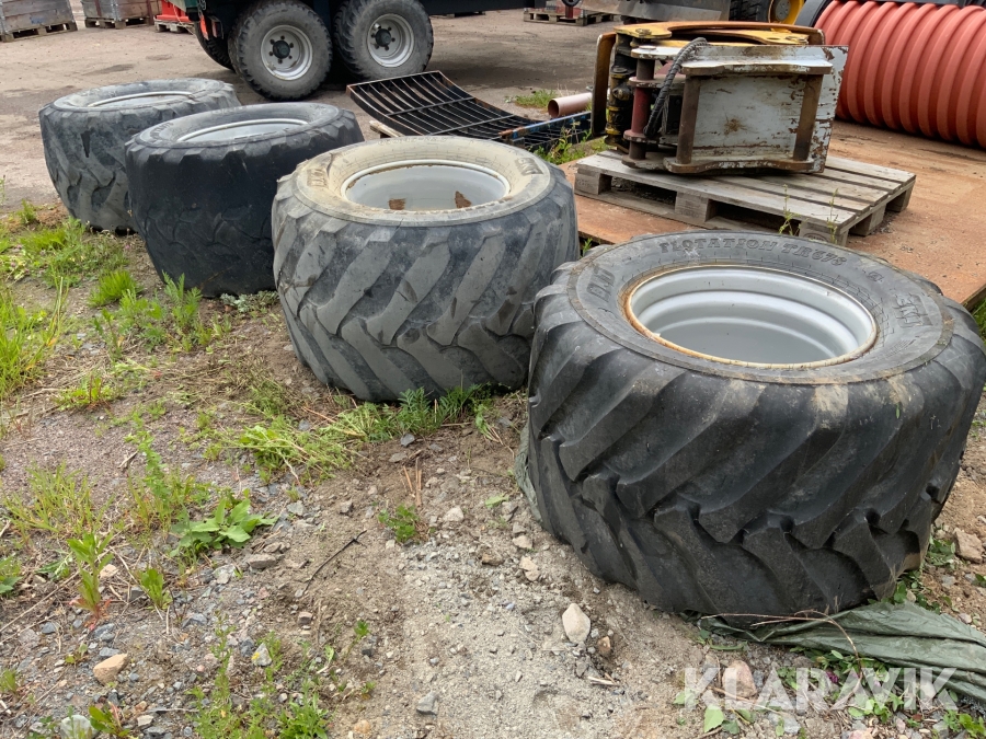 Twindäck med fälg till grävmaskin BKT 650/45-22,5