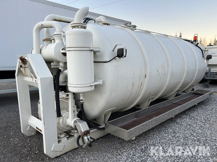 Vakuumtank Rolba PED Byggnummer 1678 på lastväxlarram
