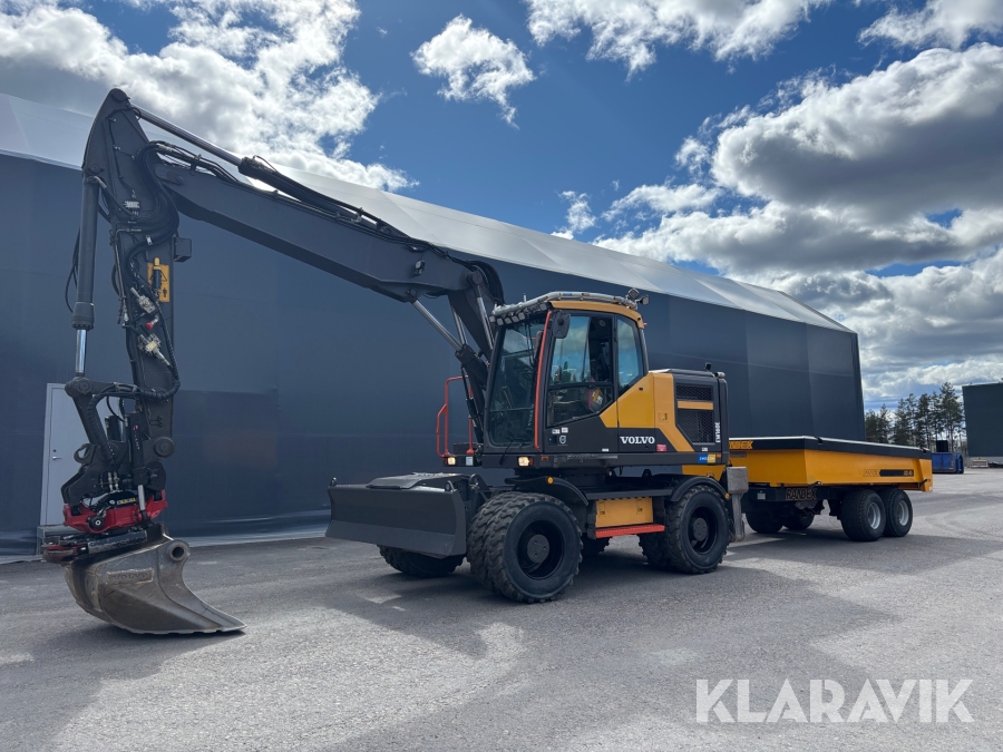 Grävmaskin Volvo EW160E med tippvagn och redskap