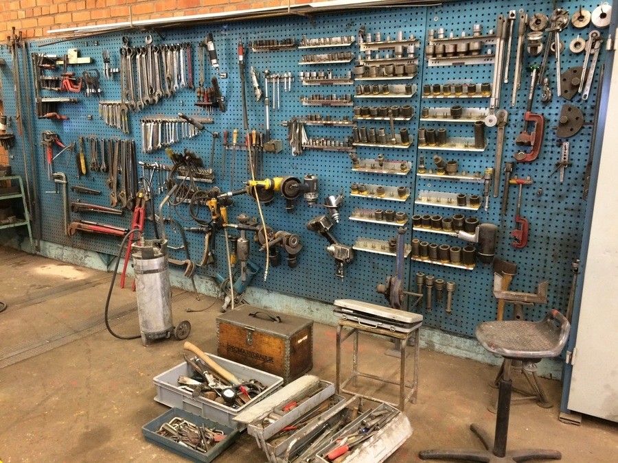 Verkygsvägg med div verktyg