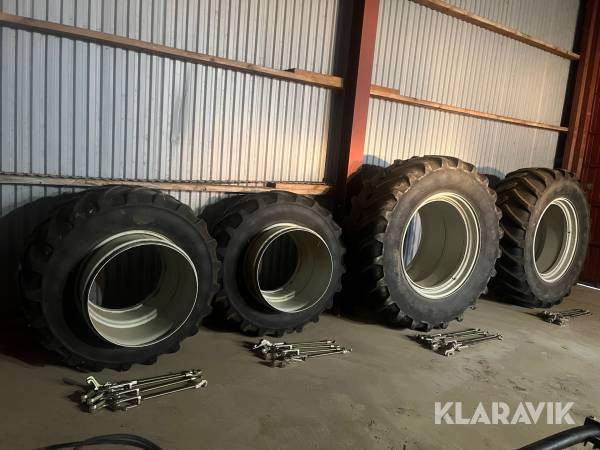 Dubbelmontage Michelin 650/65 R 42 & 540/65 R 30