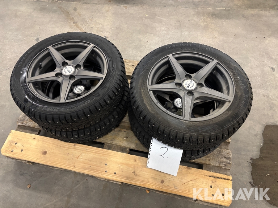 Dubbdäck Nokian Tyres Nordman 155/65R14 på fälg till mopedbil 4st