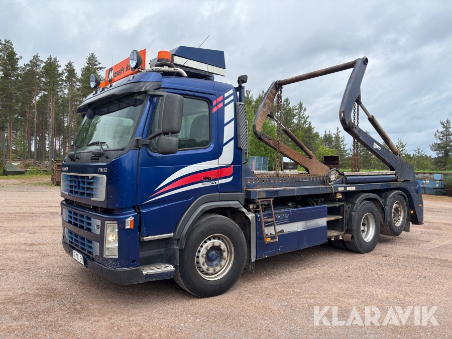 Lastbil Volvo FM 12 420 6x2 med liftdumperaggregat, flak och krok