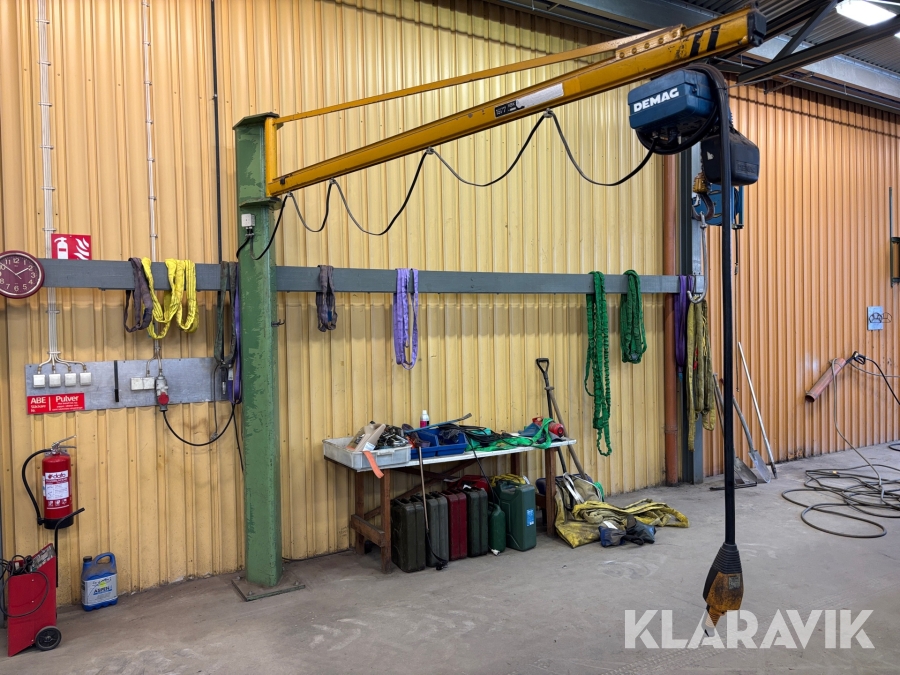 Pelarsvängkran Demag 1977 med 125 kg telfer