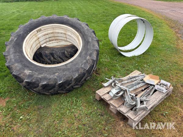 Dubbelmontage Goodyear Super Traction med distansringar 20.8R42 2st