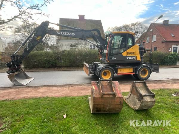 Grävmaskin Volvo EWR130E med skopor och grävsystem