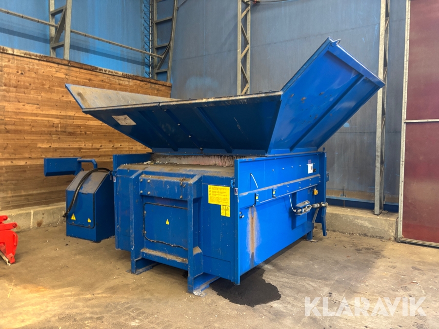 Komprimator Pöttinger MP XL med 3 containrar