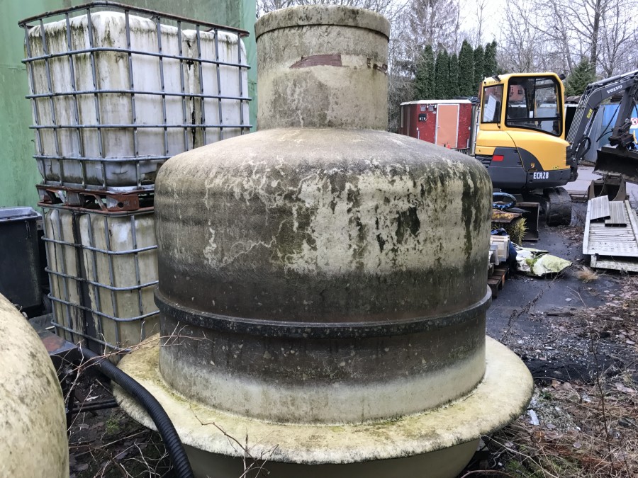 Glasfibertank (Oanvänd)