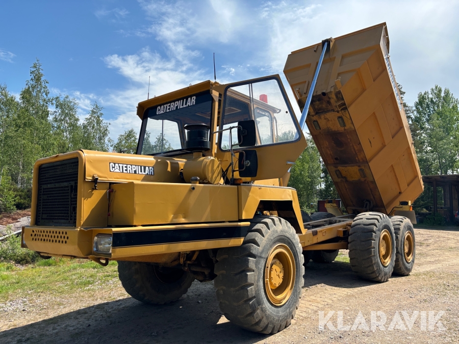 Dumper CAT 666