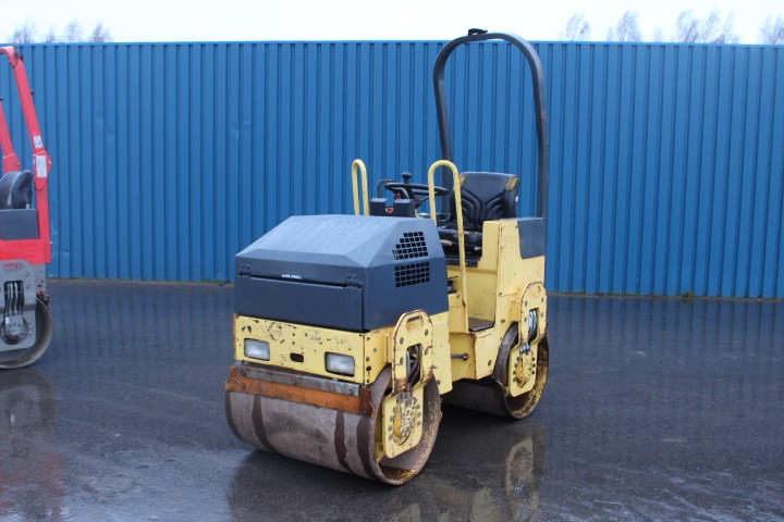 Tvåvalsvält Bomag BW100AD-2