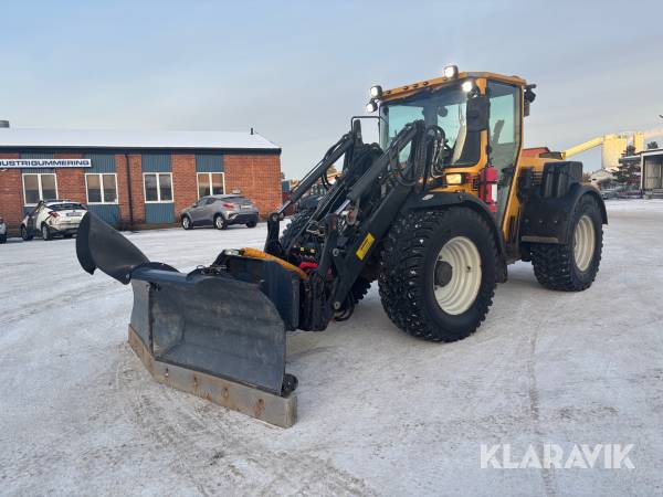 Redskapsbärare Lundberg 345 LSE 6240 med vikplog