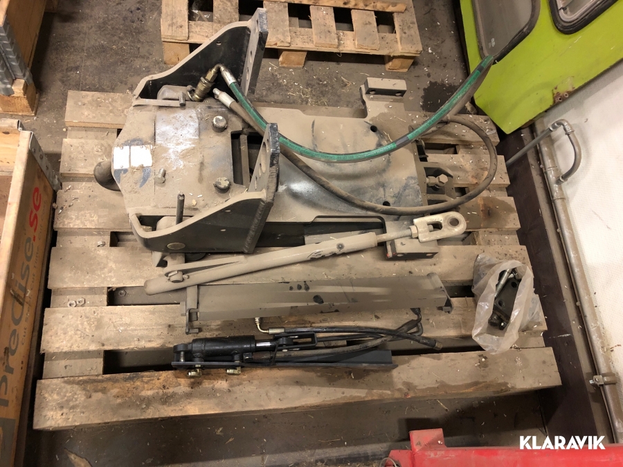 Hitchdrag med hydrauliskt utskjut passar Valtra T-serien