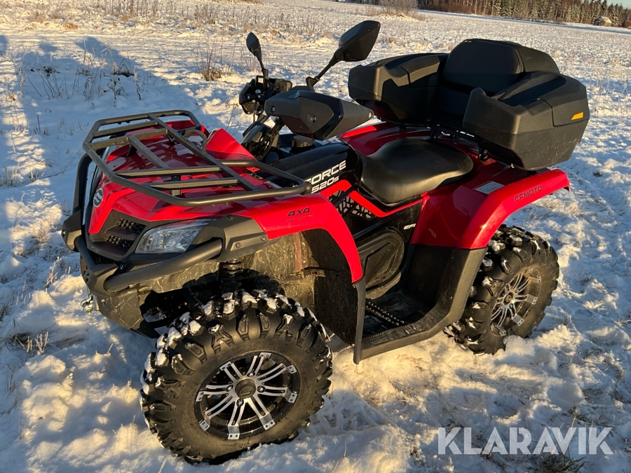 Fyrhjuling CFMOTO Cforce 520s med snöplog