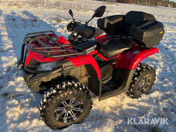 Fyrhjuling CFMOTO Cforce 520s med snöplog