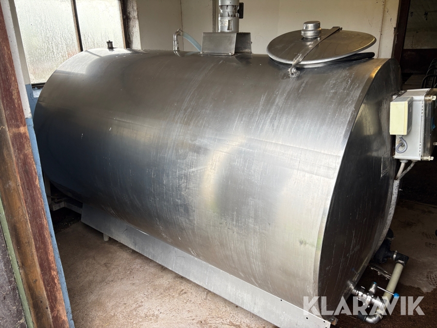 Mjölktank Wedholms DF853 AD (2500L) med kylanläggning