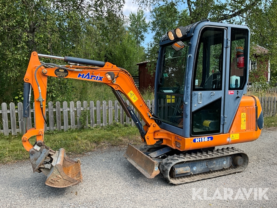 Grävmaskin Hanix H15B-2 med redskap