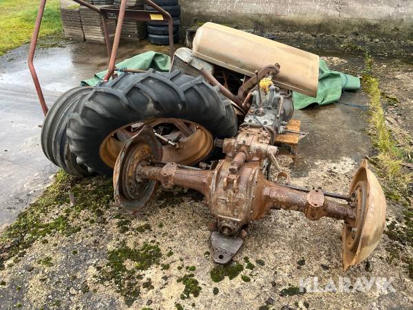 Veterantraktor Massey Ferguson Grålle TEA-20