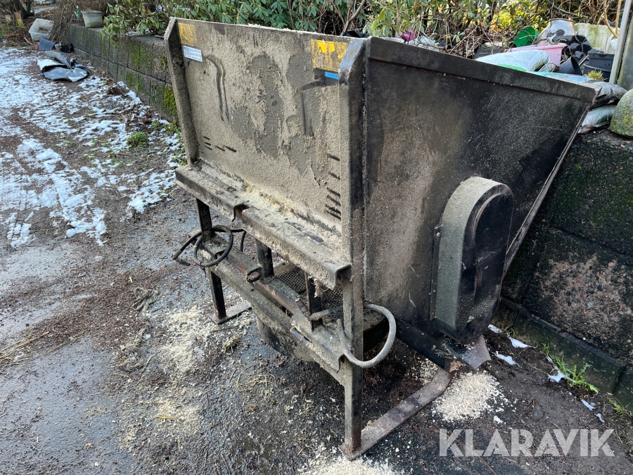 Ströskopa för spån till Schäffer lastare